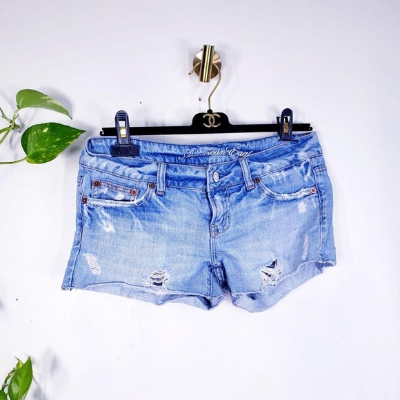 Festival Denim Shorts XS 2 AMERICAN EAGLE Light Wash Blue Y2K Distressed 30x2.5 - Picture 1 of 5
